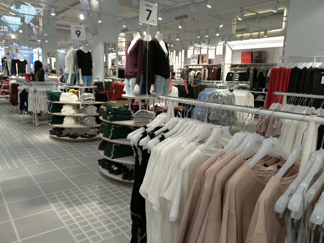 H&M – Lisbon Shopping